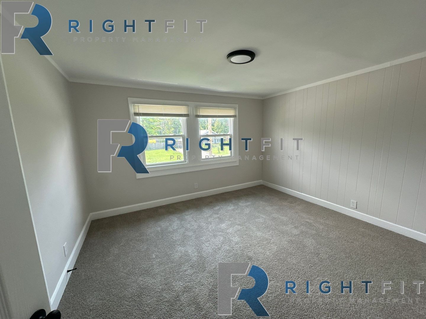 4254 E. 34th Street 8 of 12