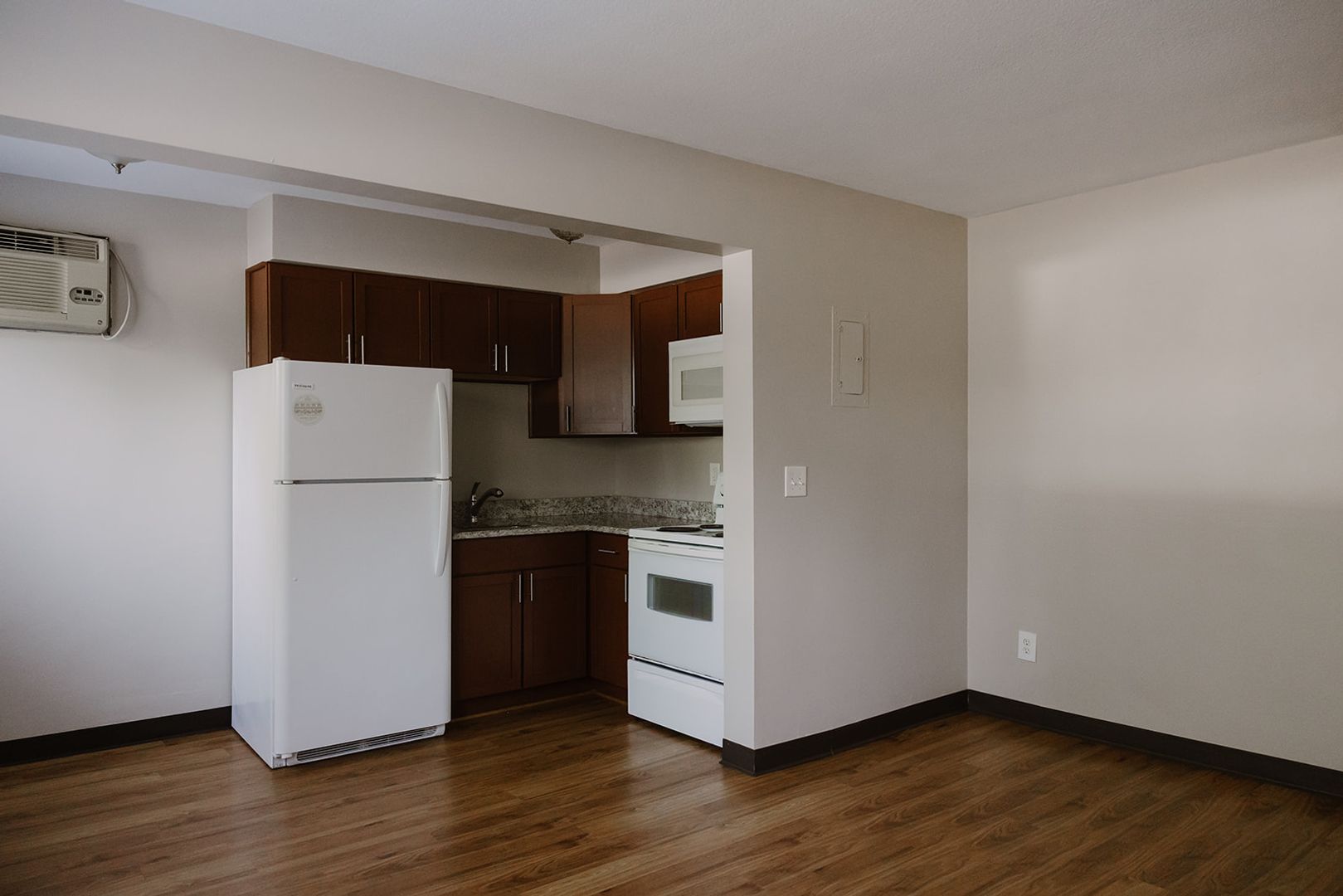 Minneapolis Apartment: 705 2nd St NE