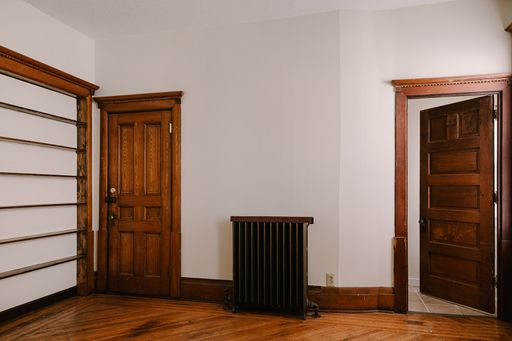 Spacious Studio Apartment in Uptown Minneapolis – photo 1