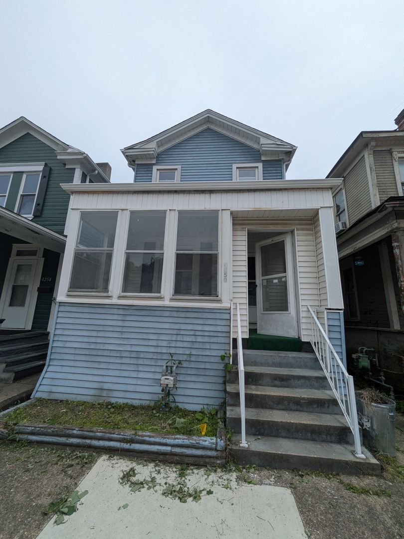 Bellaire House: 4250 Harrison