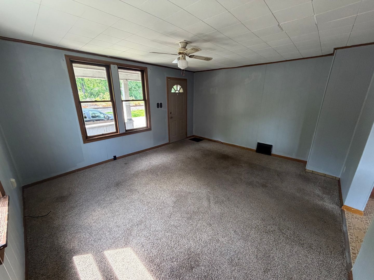 Tiltonsville Apartment: 412 Buckeye St