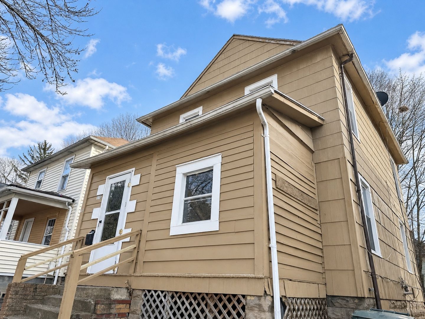 Rochester House: 115 Mohawk Street