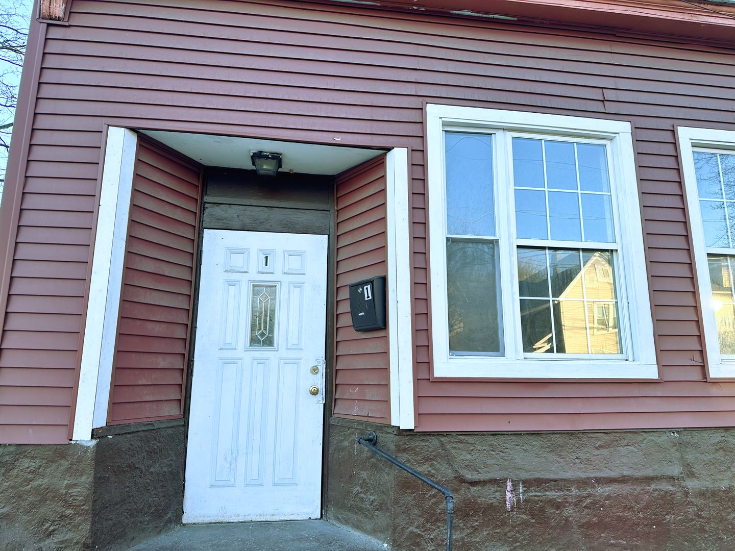 Rochester Apartment: 495 Emerson St.