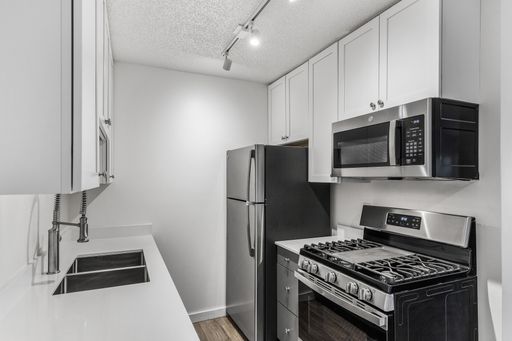 1 Bedroom South Minneapolis/Bloomington - Newly Renovated! – photo 1