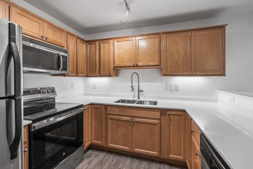 Spacious 1-Bed 1-Bath In unit Laundry, Underground Parking, Elevator, Secured Entry & More – photo 1