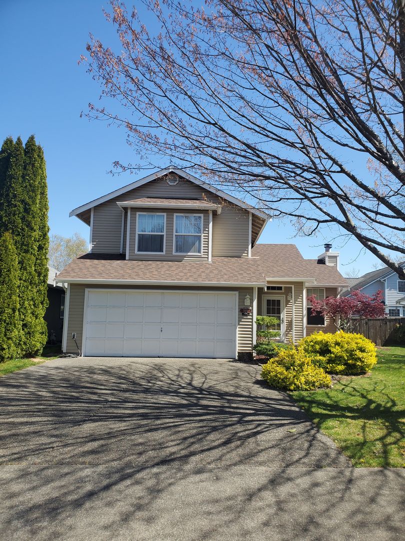 Lacey House: 5606 Mount Olympus St SE