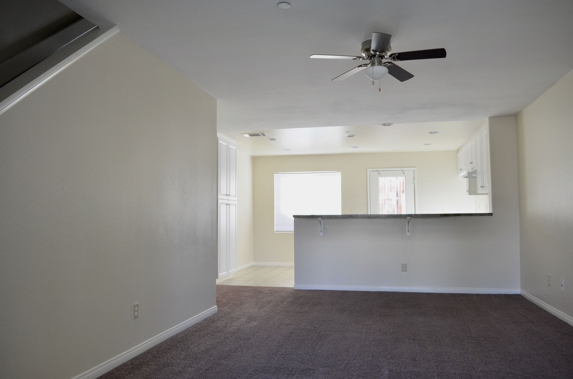 Hesperia Apartment: 16348 Sequoia St.