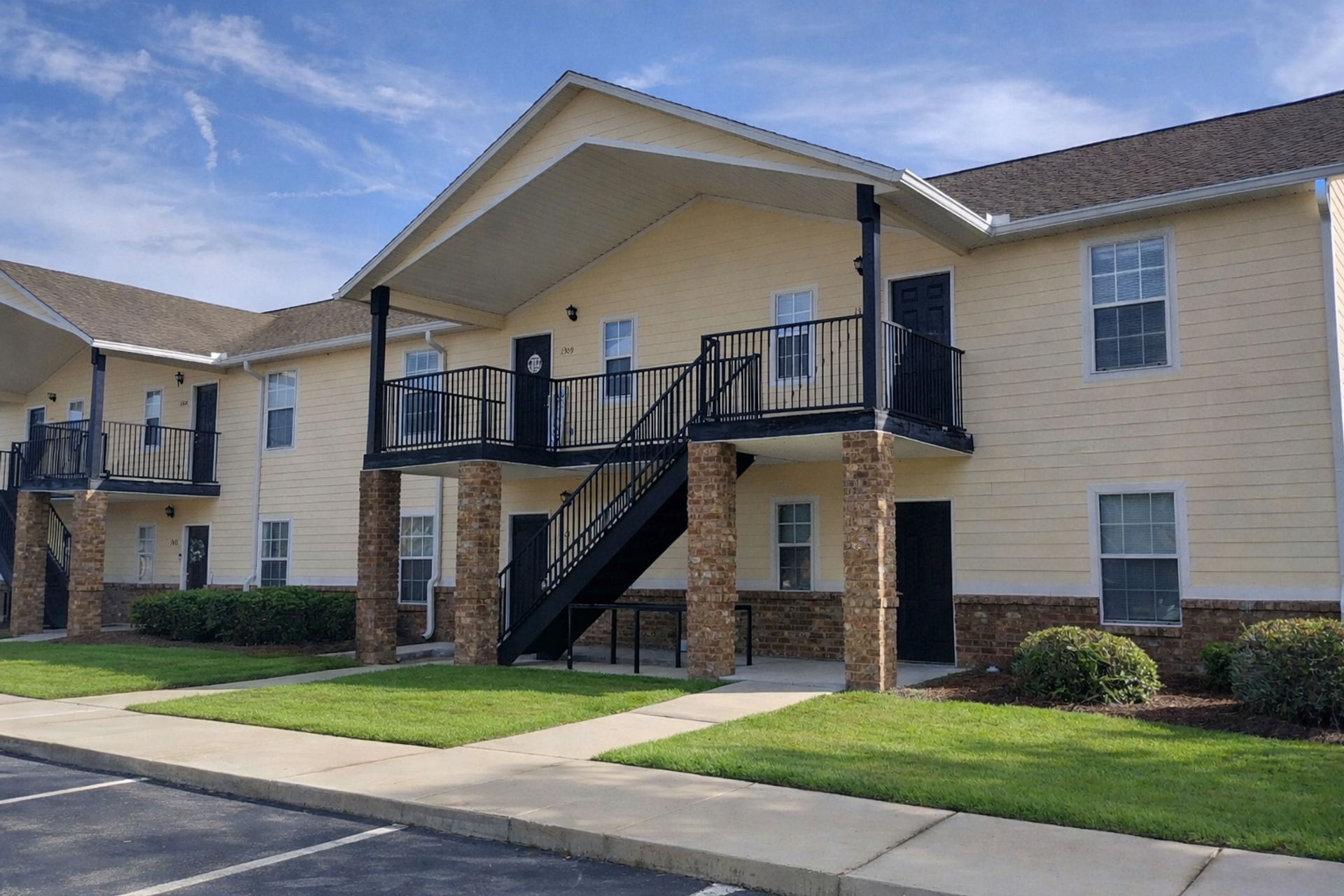 Live Oak Apartment: 2231 Mel Margo Ave NE