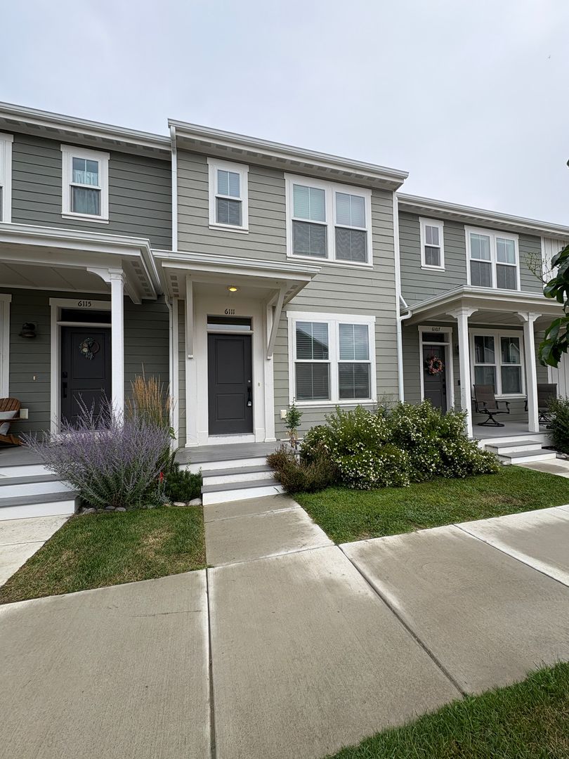 Billings House: 6111 Mollie Rose Ln