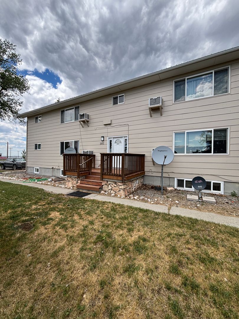 Worden Apartment: 1481 Northern Avenue