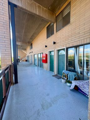2 Bedroom 1 Bathroom Unit *Section 8 accepted* – photo 1