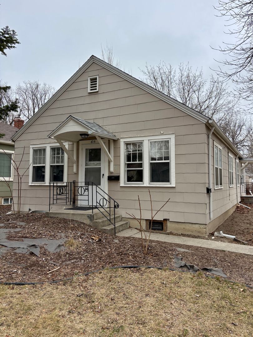 Billings Apartment: 615 & 615 1/2 Miles Ave