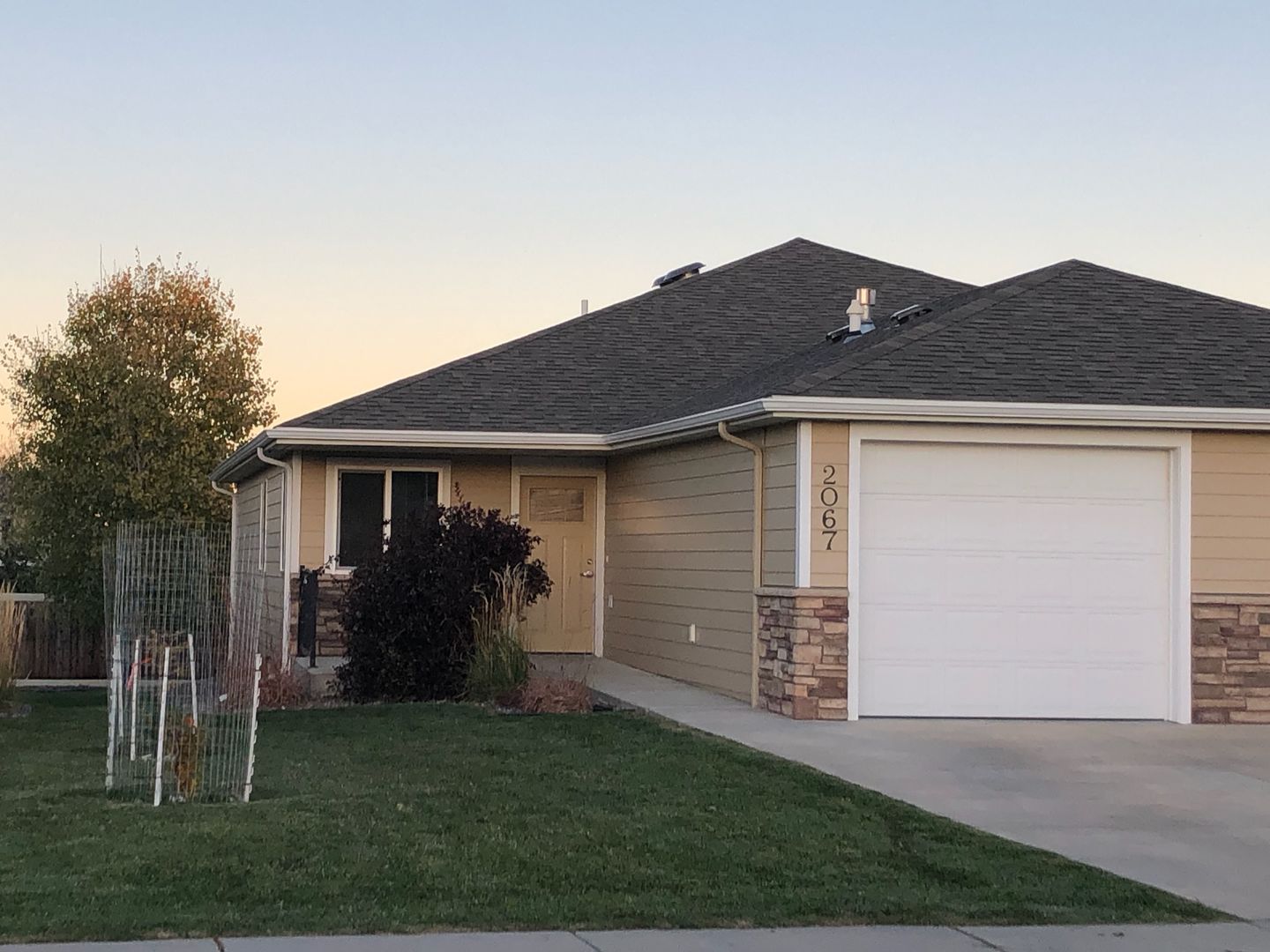 Billings Apartment: 2061-2067 Lake Hills