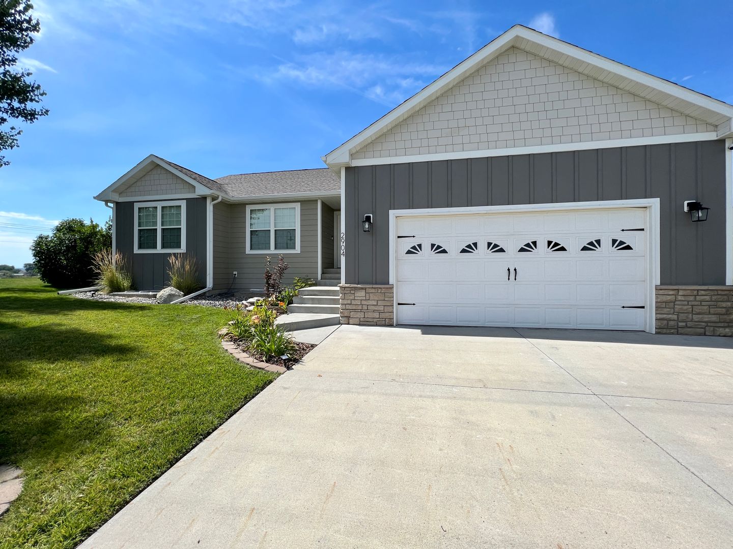 Billings House: 2904 Golden Acres Dr