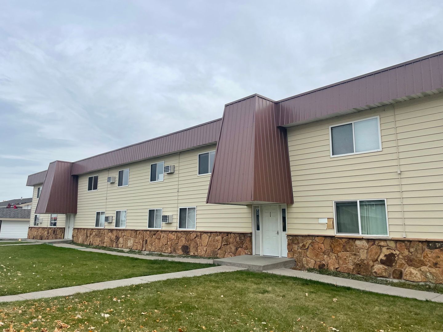 Billings Apartment: 1381 Easy St