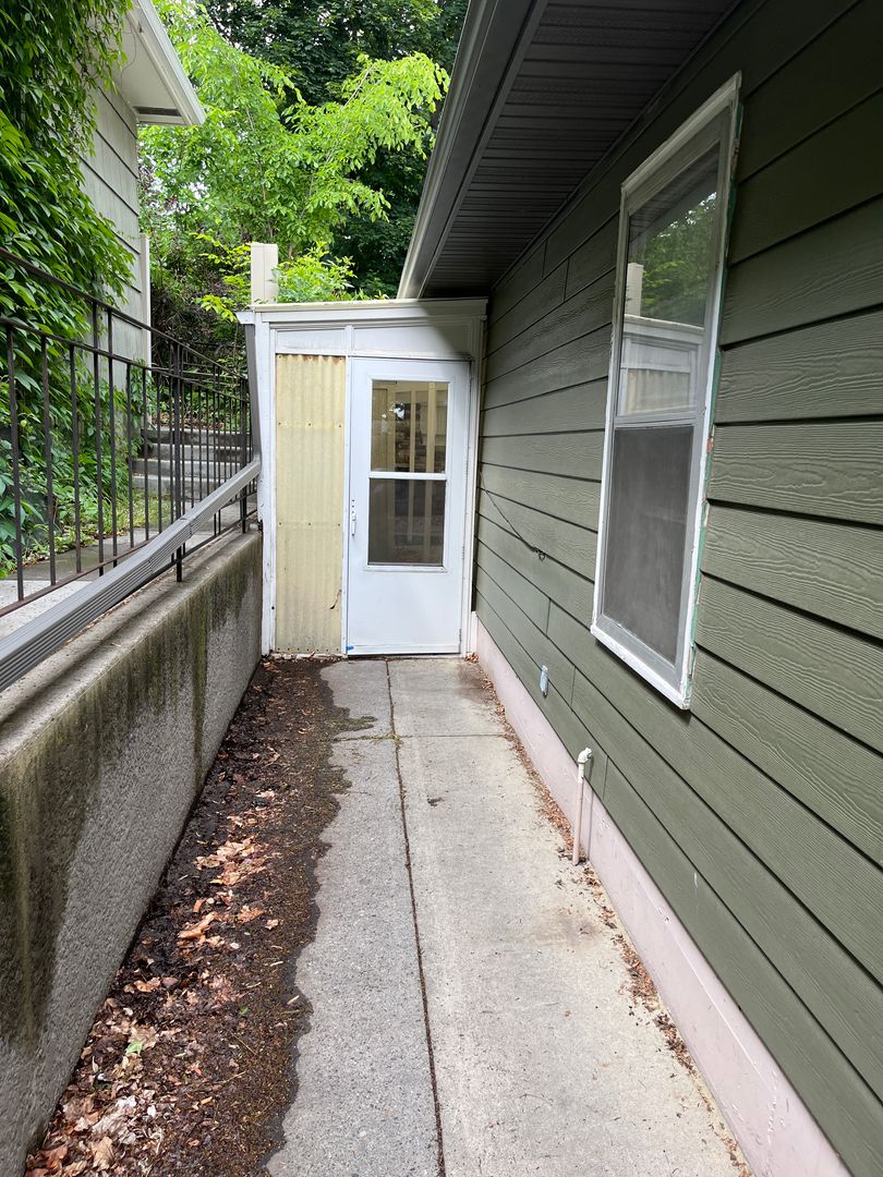 Billings Apartment: 515 Avenue C