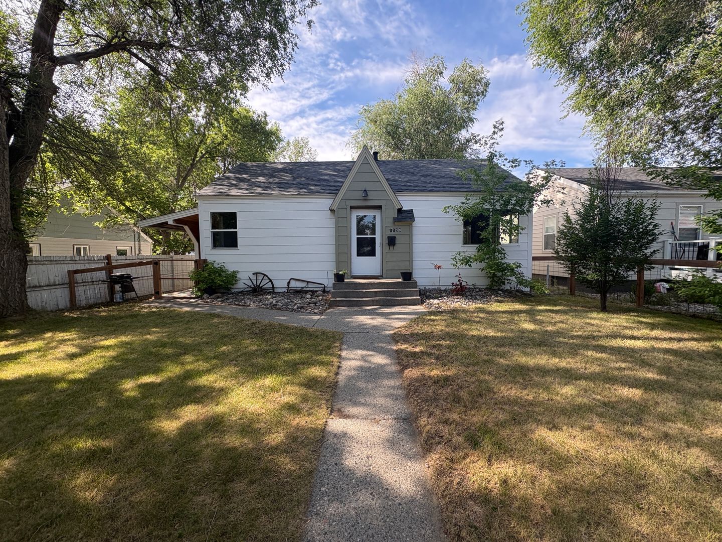 Billings Apartment: 1130 Howard