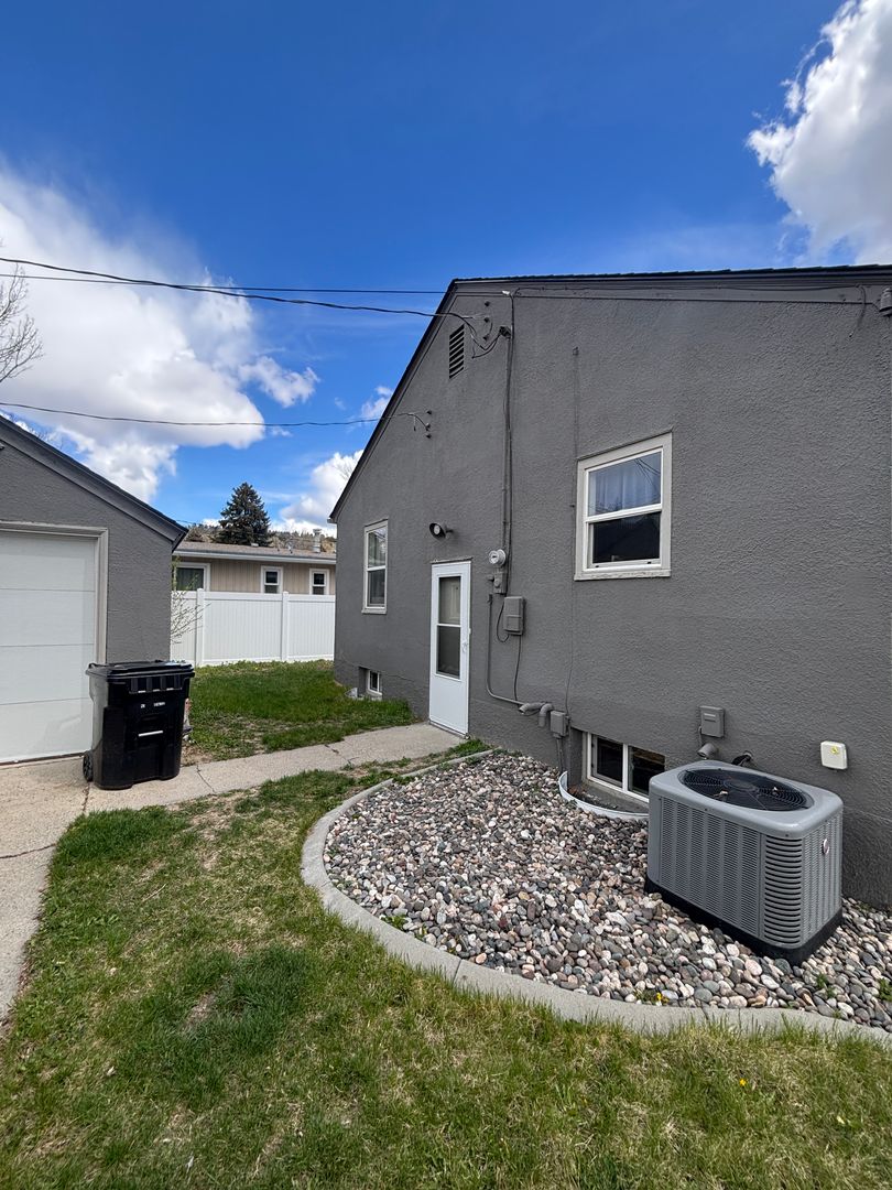 Billings Apartment: 3329  Poly Dr