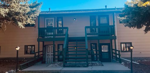 2 Bedroom 1 Bathroom Apartment in Mid-Town – photo 1