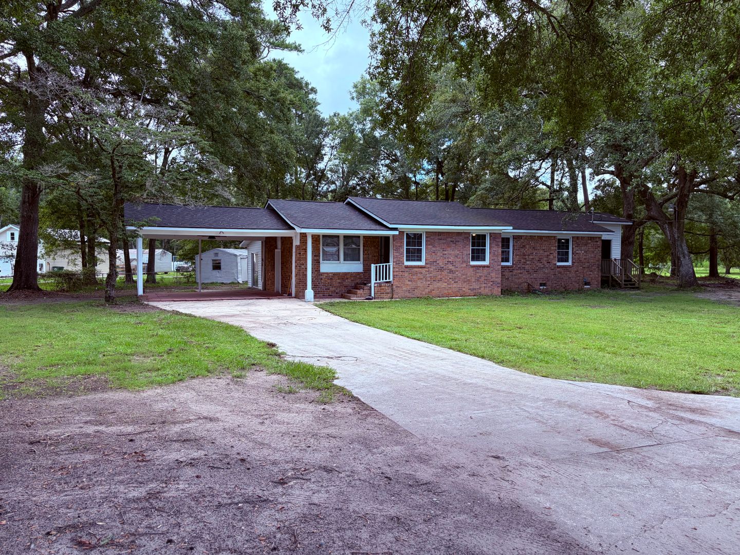 Ridgeville House: 5147 HWY 17A