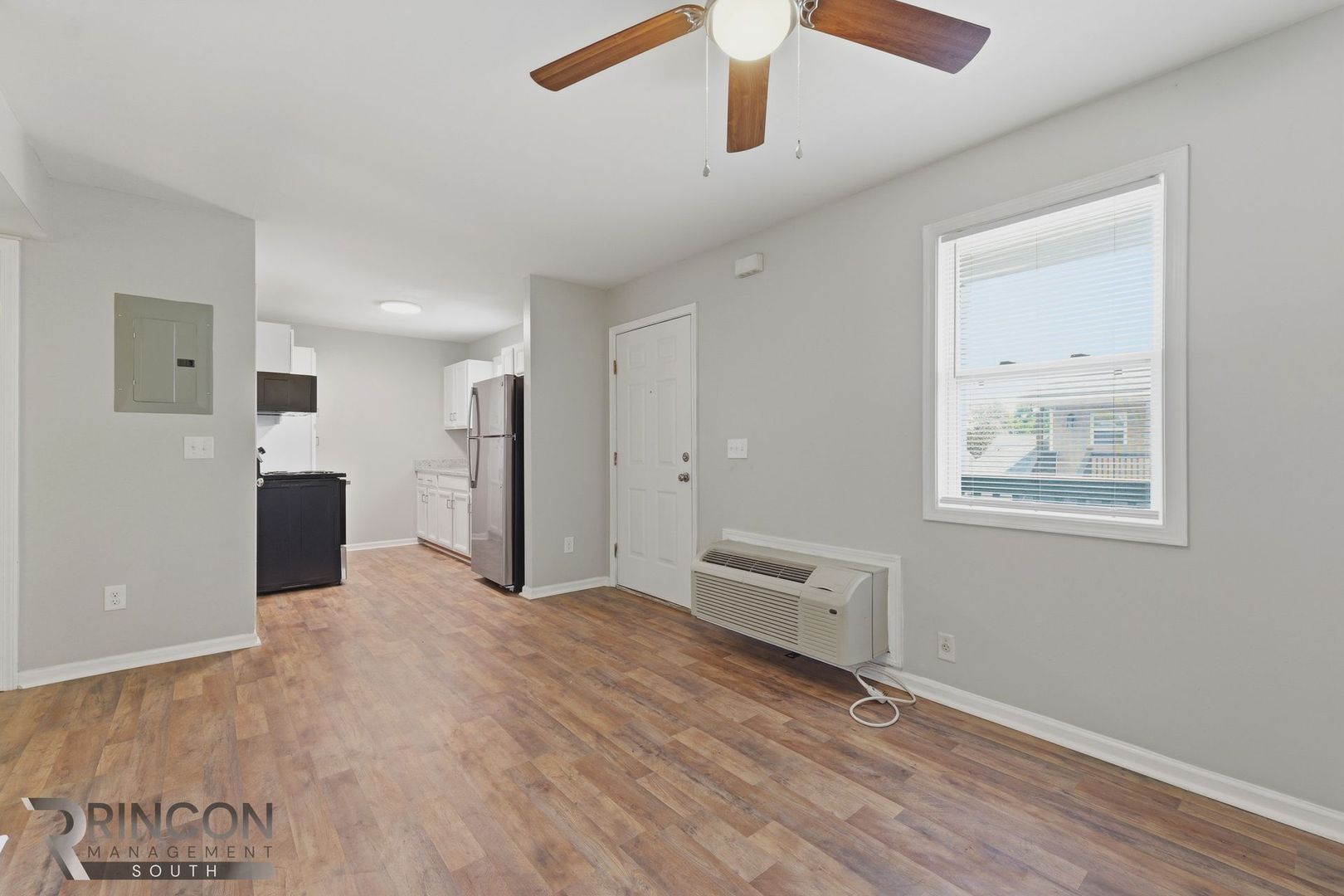 North Charleston Apartment: 2125 Aberdeen Avenue