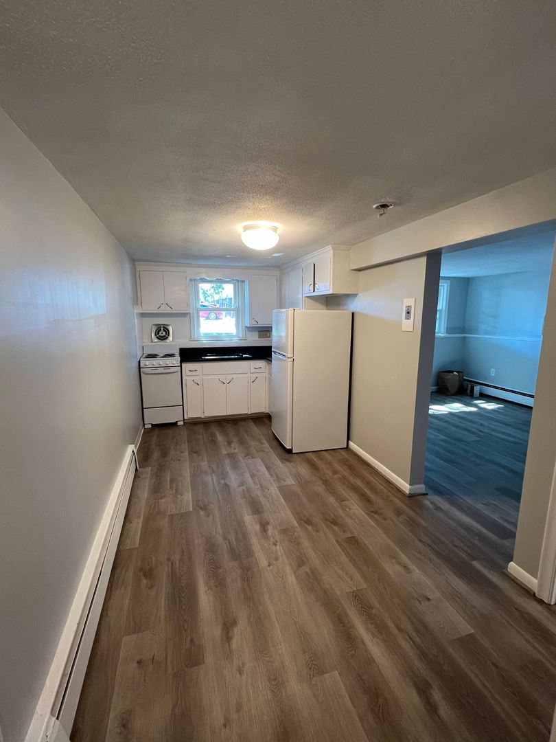 Waltham Apartment: 206 High St.