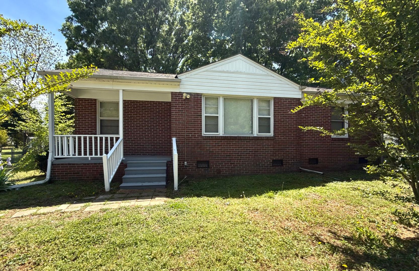 Rock Hill House: 2472 Breen Circle