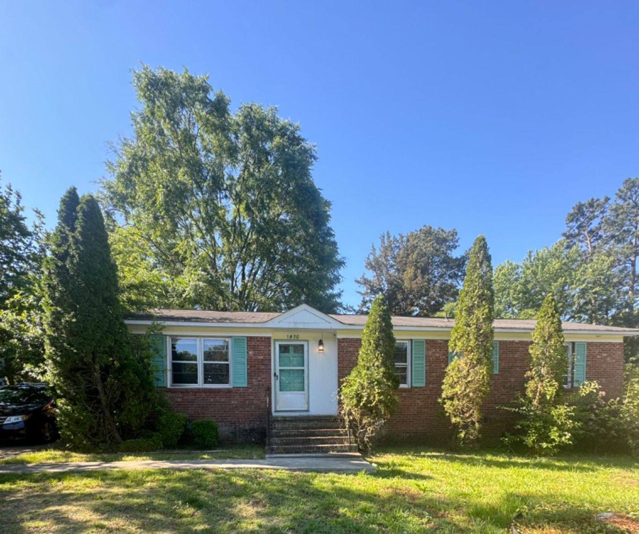 Rock Hill House: 1570 Marett Boulevard