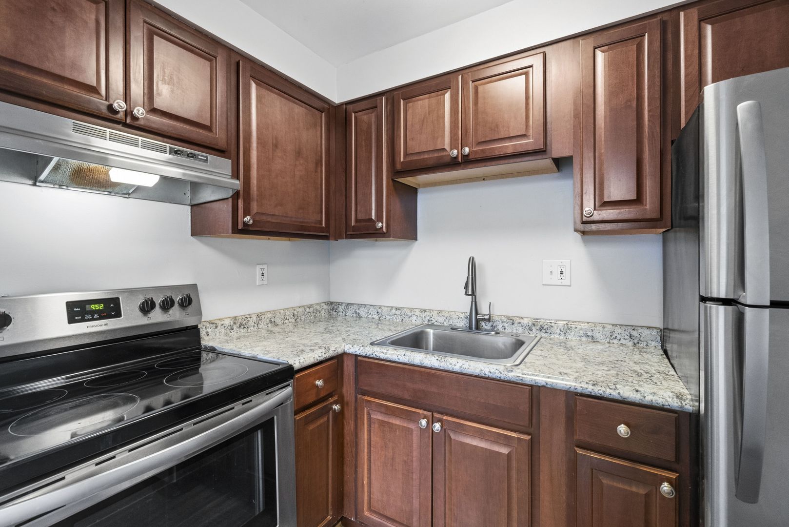 Pittsburgh Apartment: 100-102 E 8th 807-809