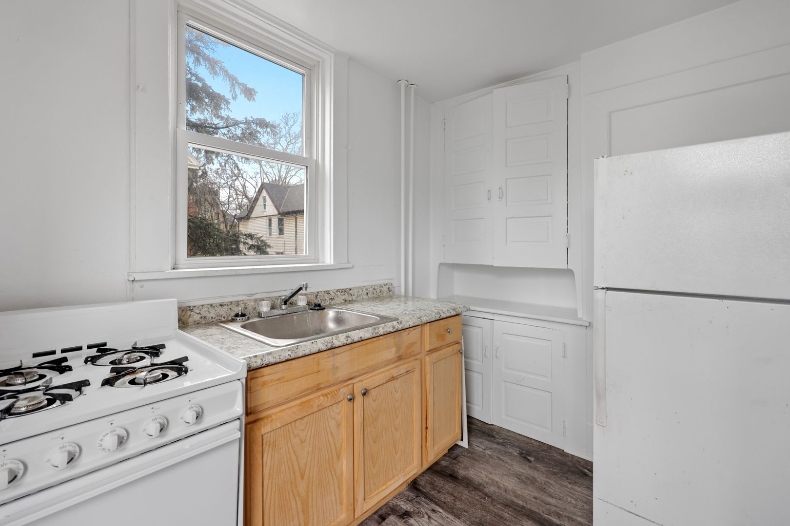 Vandergrift Apartment: 121 McKinley Ave