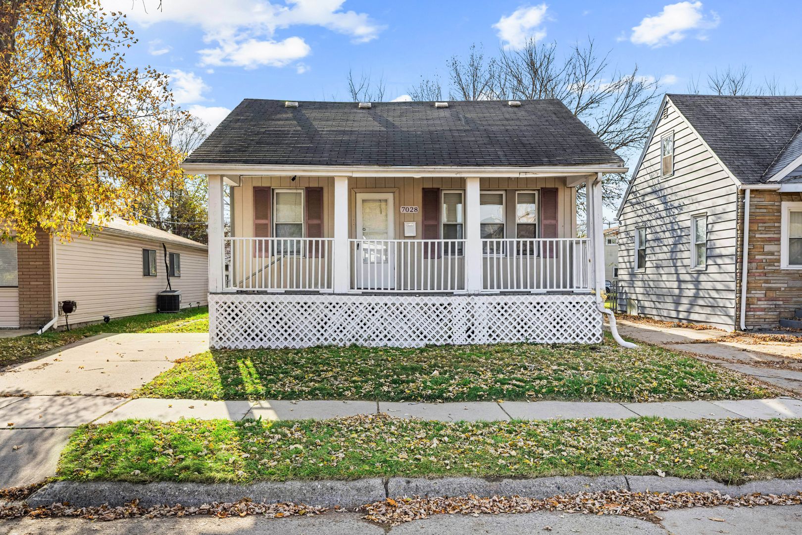 Warren House: 7028 Maxwell Ave