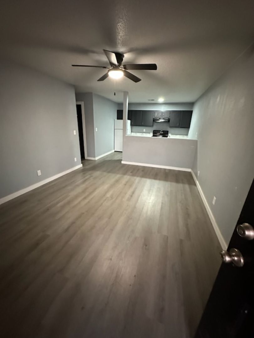 Buffalo Apartment: 901 Apple Dr