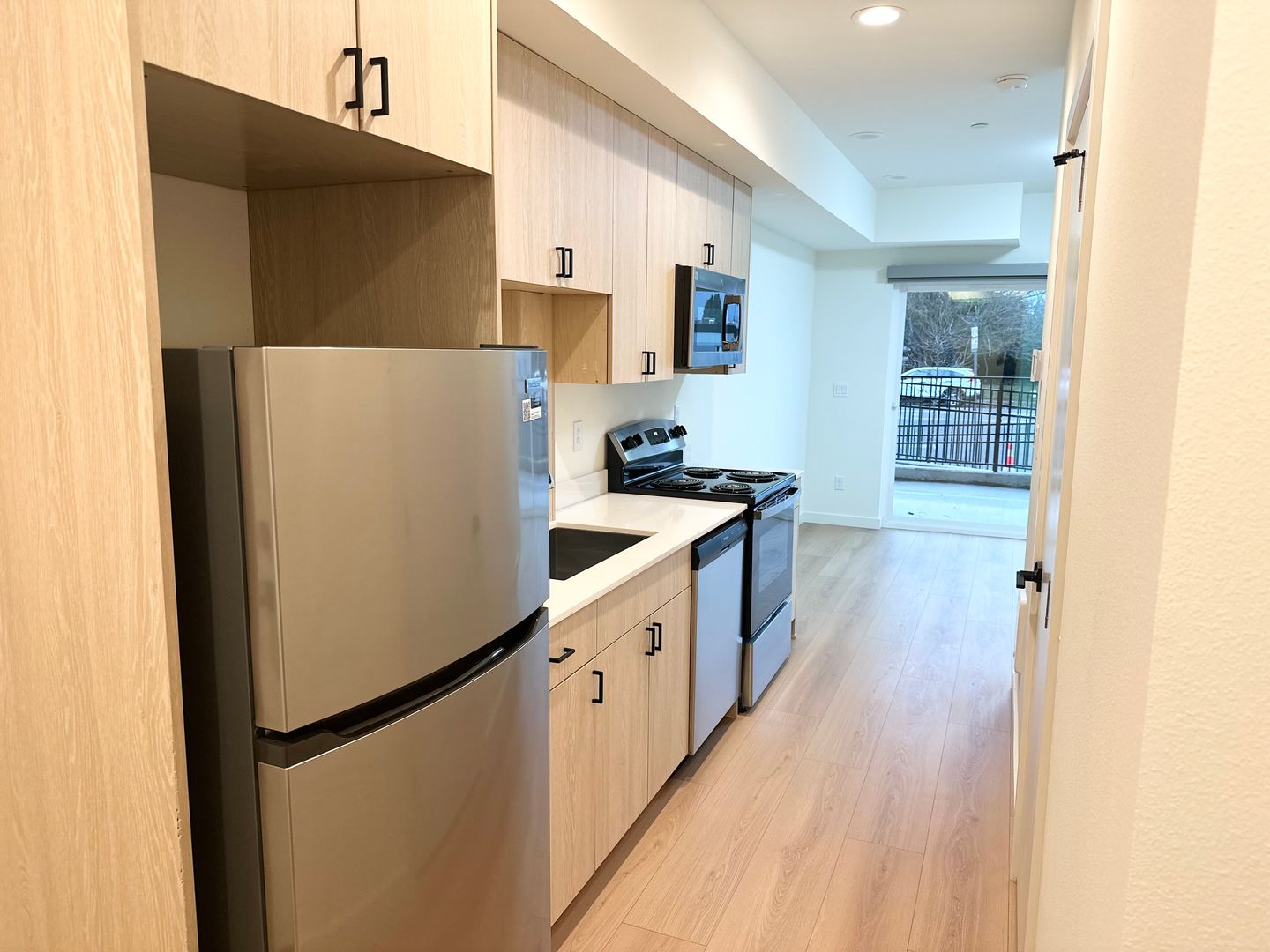 Everett Apartment: 3402 Colby Avenue