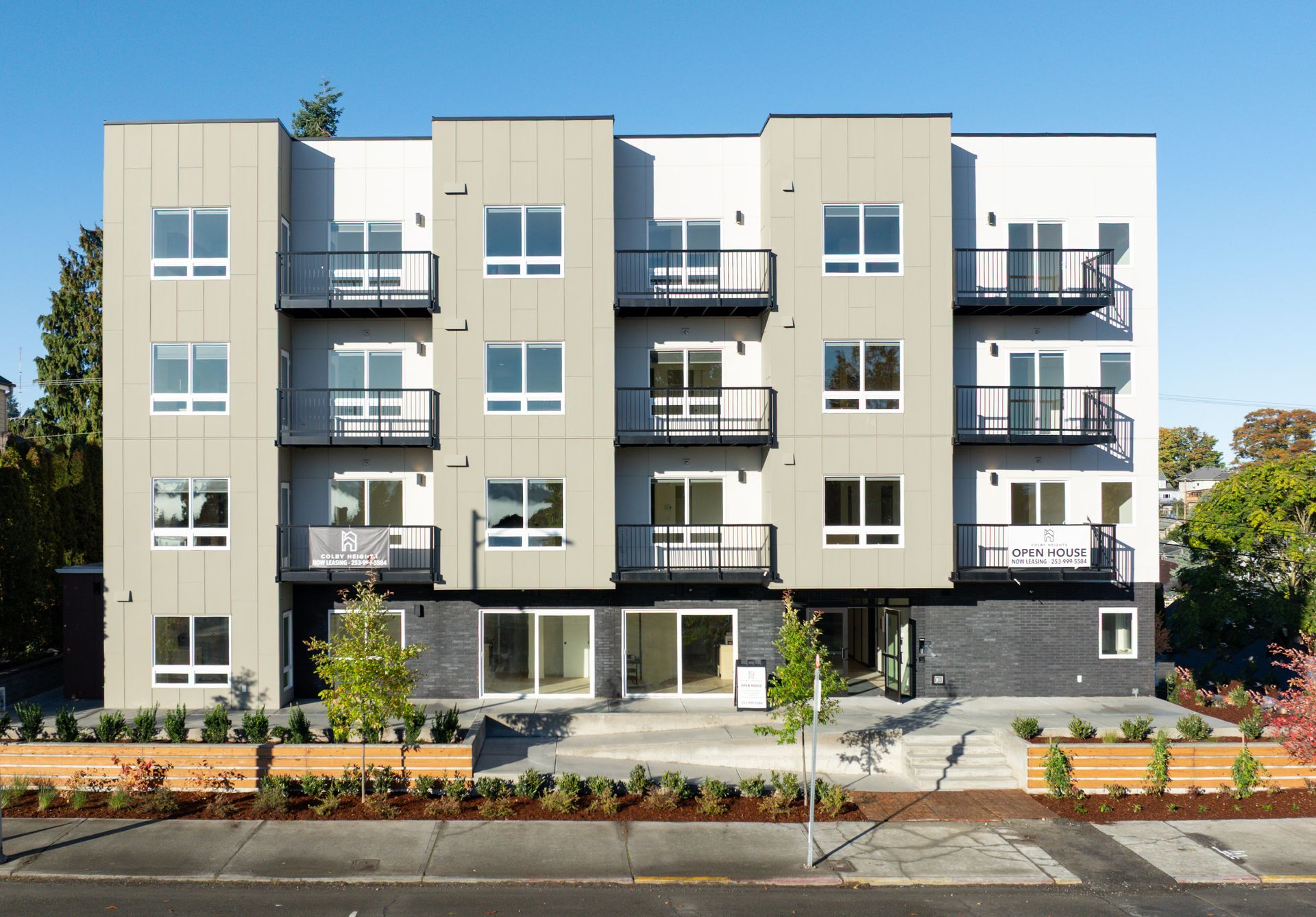 Everett Apartment: 3402 Colby Avenue