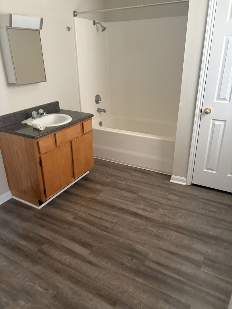 Alexandria Apartment: 5759 Harris Dr