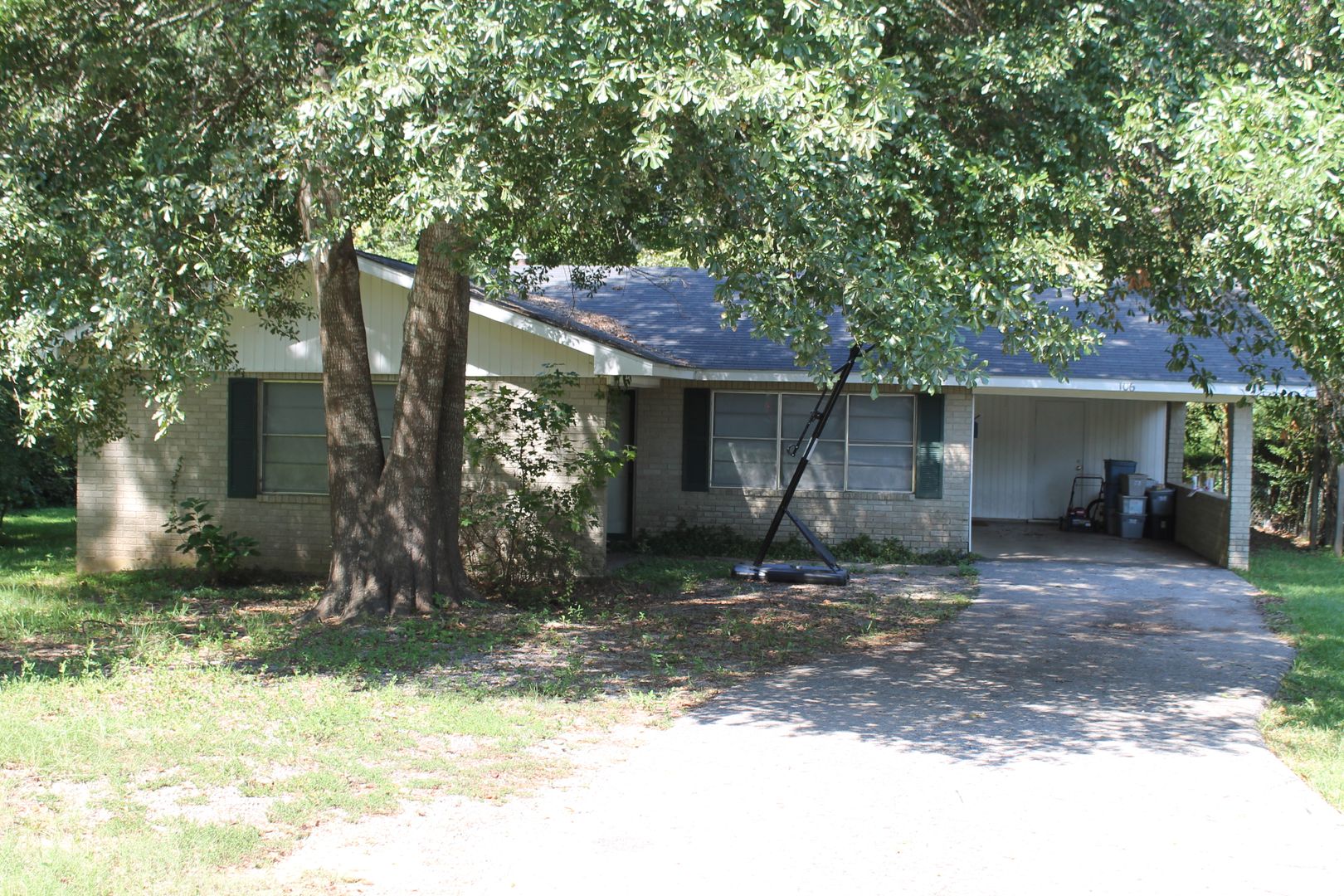 Pineville House: 106 Hillcrest Road