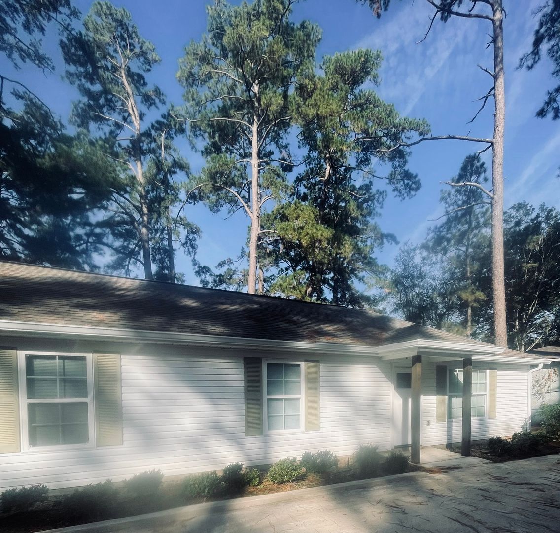Pineville Apartment: 104 Anderson