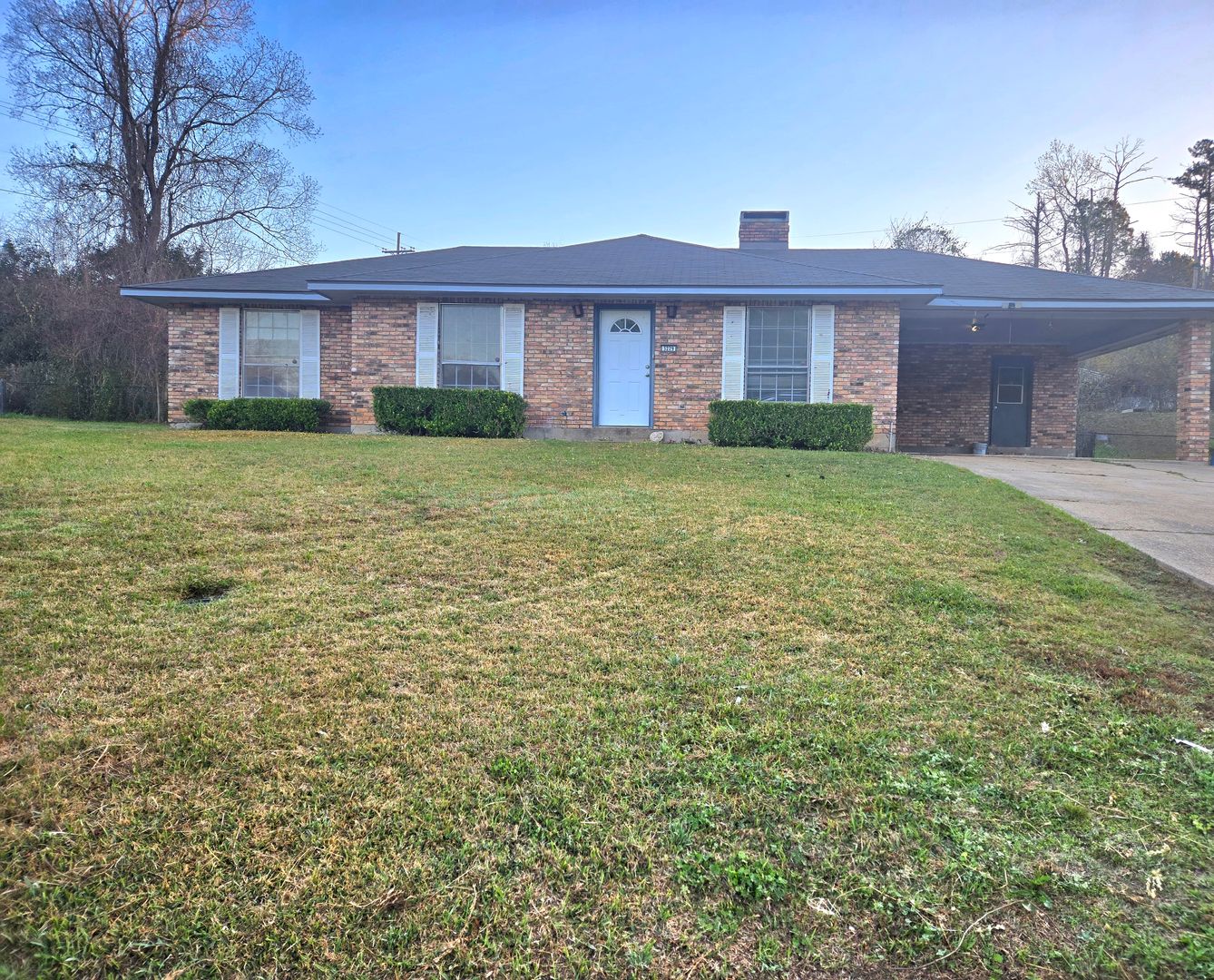 Pineville House: 3229 Cloverland Drive