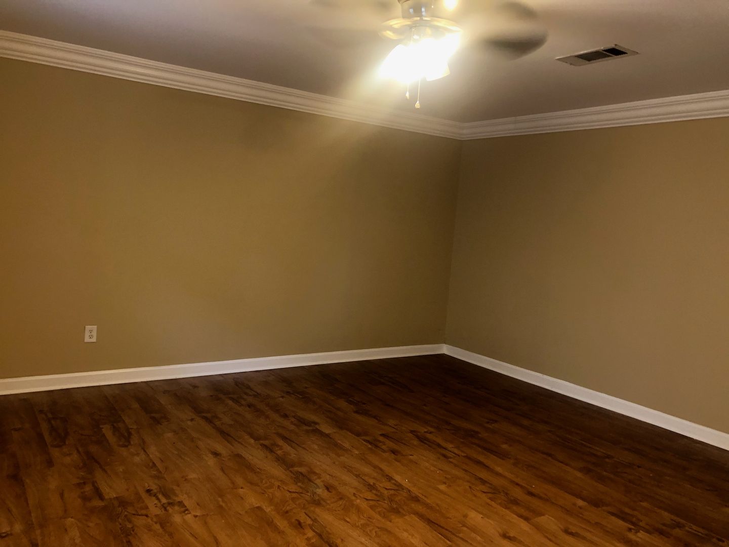 Pineville Apartment: 1401 Military Highway