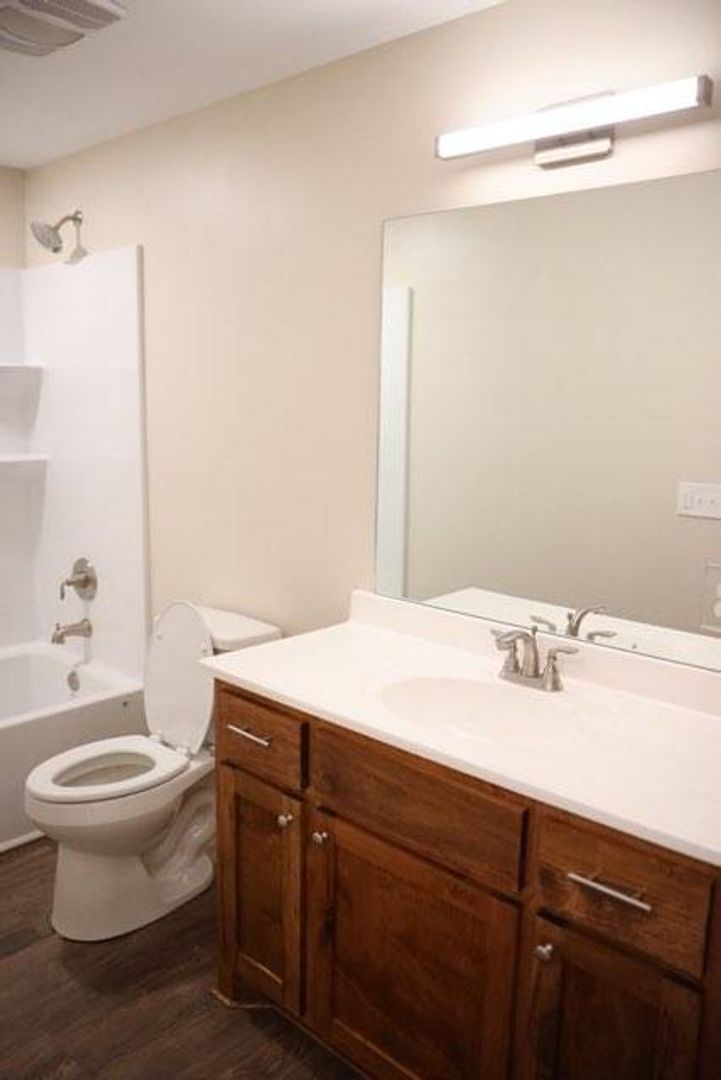 Alexandria Apartment: 3801 Halsey Street