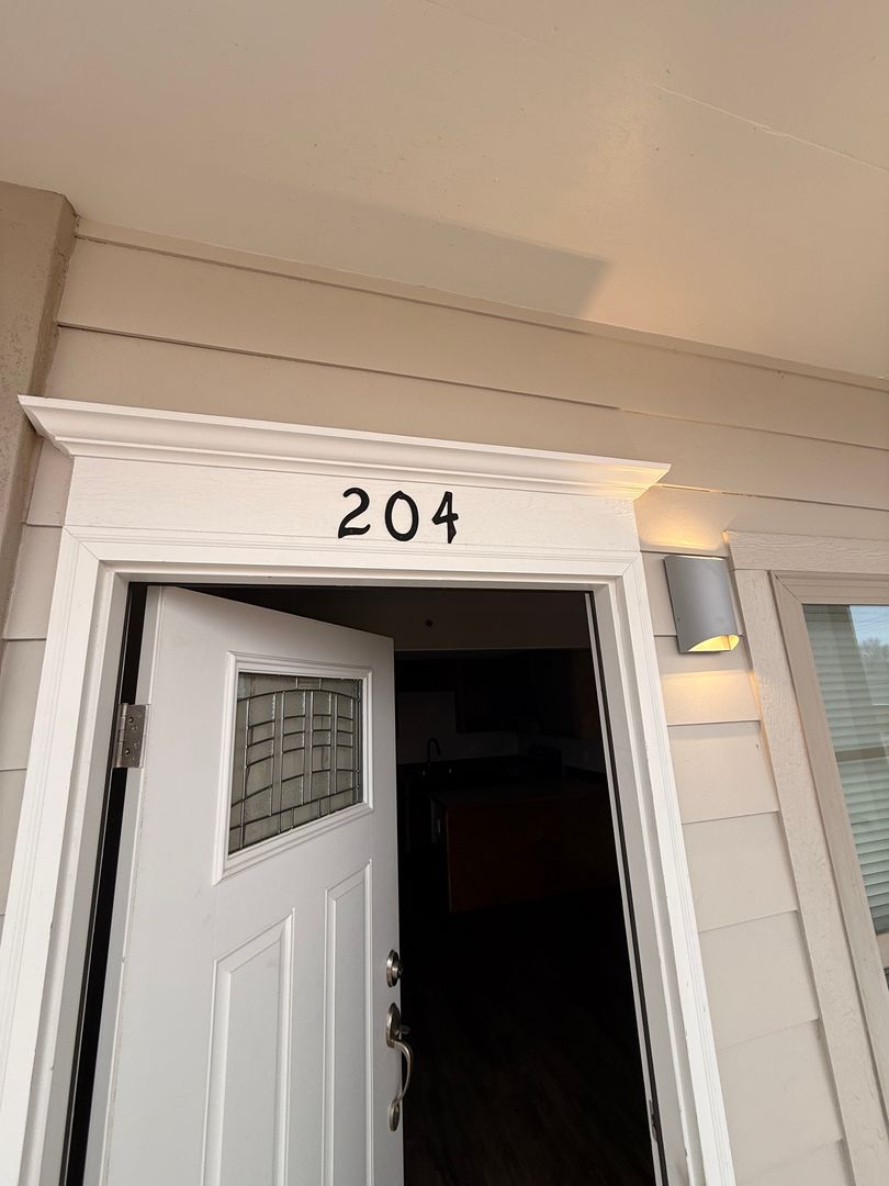 Alexandria Apartment: 3801 Halsey Street