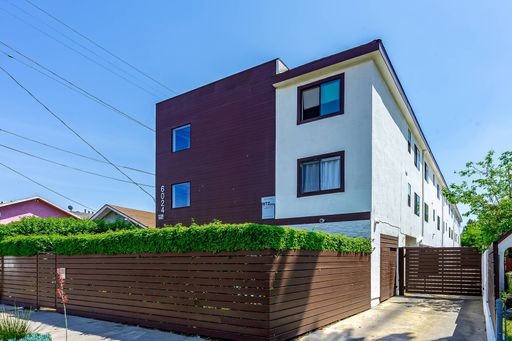 Updated 2 bedroom unit in Highland Park! Great Location! – photo 1