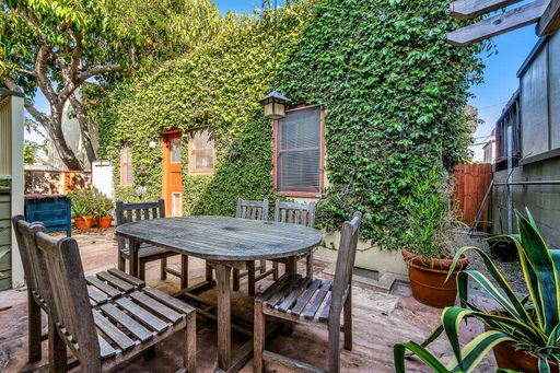 Santa Monica living at its best! – photo 1