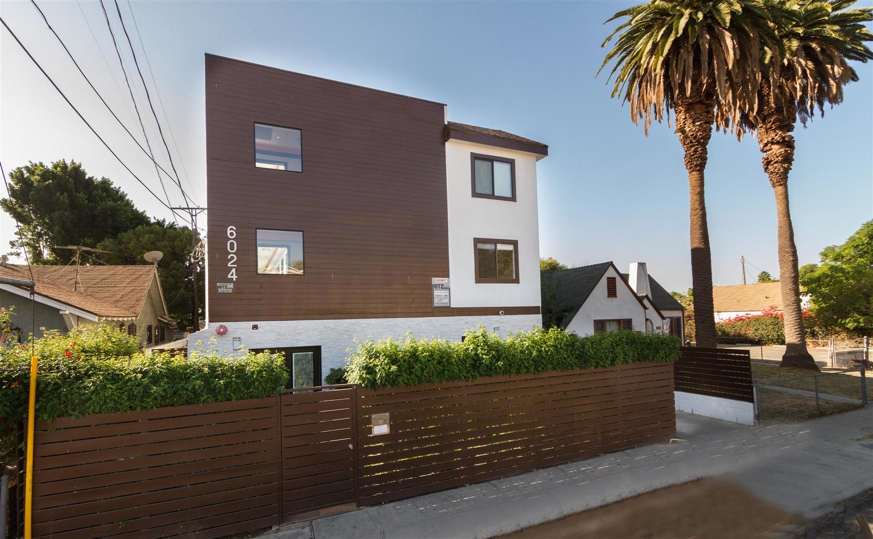 Los Angeles Apartment: 6024 Fayette St.