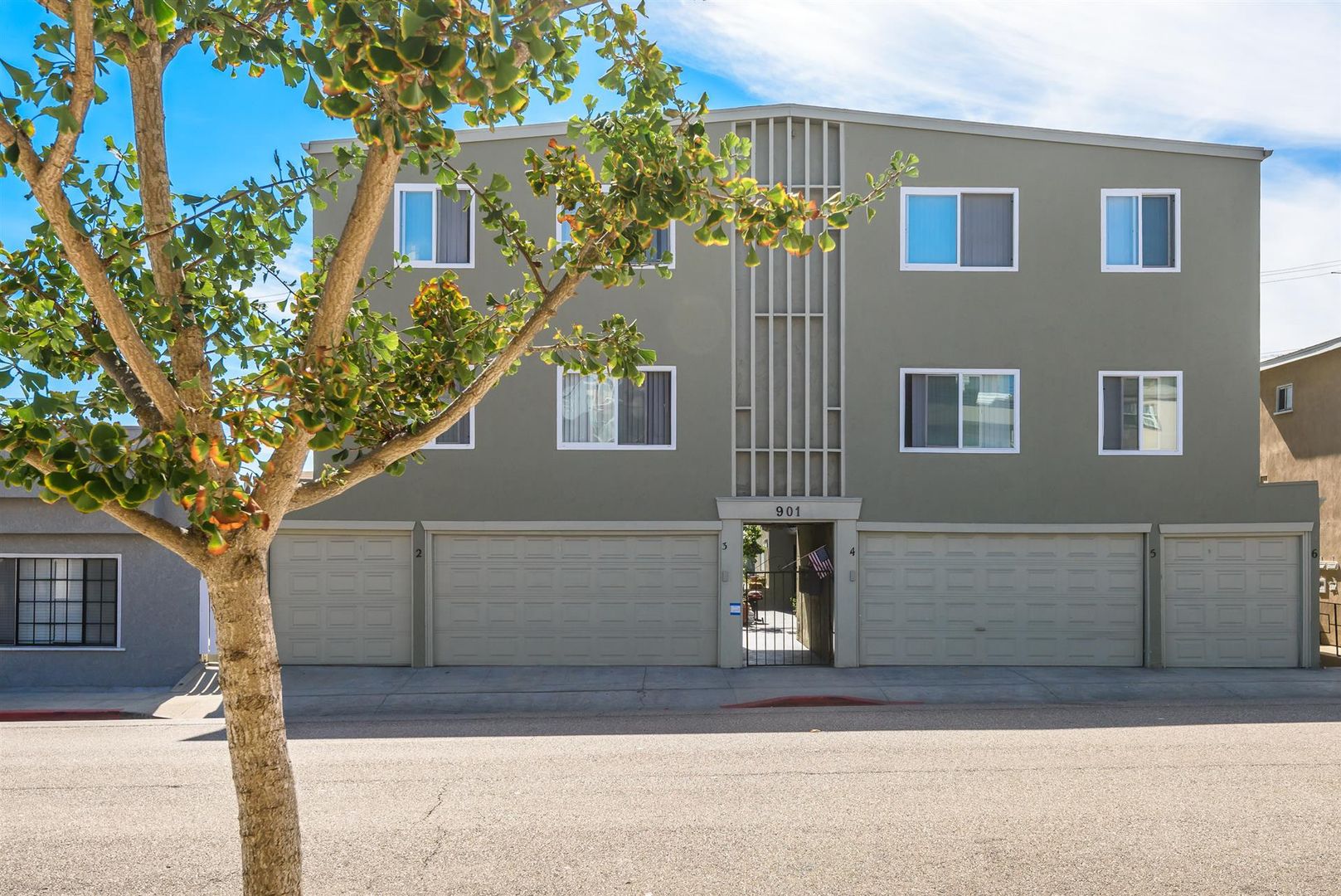 Hermosa Beach Apartment: 901 Manhattan Ave. #3