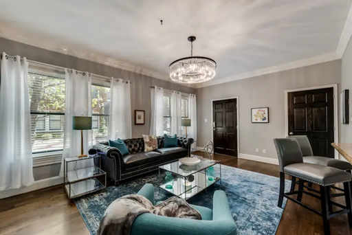 4417-02 Magnolia "Austin" Boutique, Luxury Living in historic neighborhood – photo 1