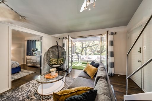 5002-06 Vega "Munger" Sophisticated furnished residence with private outdoor space in the historic Munger district near Downtown – photo 1
