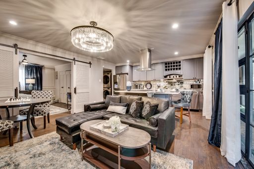 4803-204 The "Plaza" at Sir Charles - Stylish 1-Bedroom Condo in Quiet Neighborhood – photo 1
