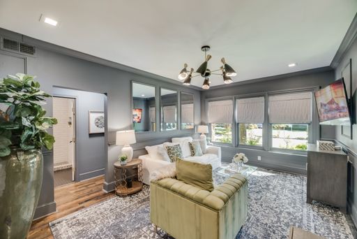 Modern Luxury in Historic Neighborhood – photo 1