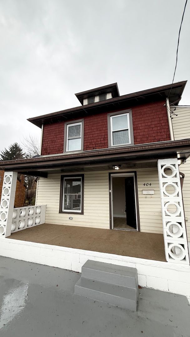 Pittsburgh House: 404 Ariston Avenue